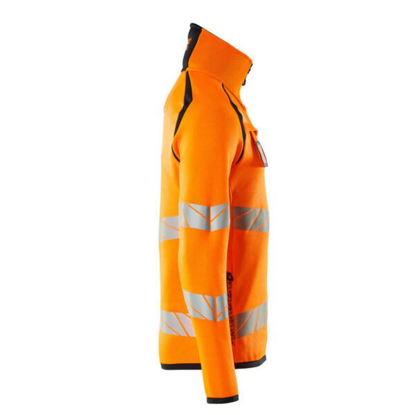 MASCOT-19005-351-hi-vis-orange-schwarzblau-model - Toolcon.works MASCOT Strickpullover mit kurzem Reißverschluss ACCELERATE SAFE 19005-351