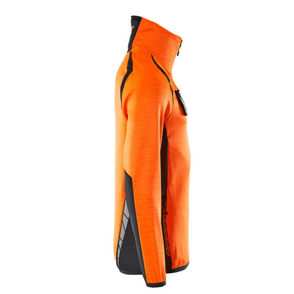 MASCOT-19303-316-hi-vis-orange-schwarzblau-model - Toolcon.works MASCOT Fleecejacke mit kurzem Reißverschluss ACCELERATE SAFE 19303-316