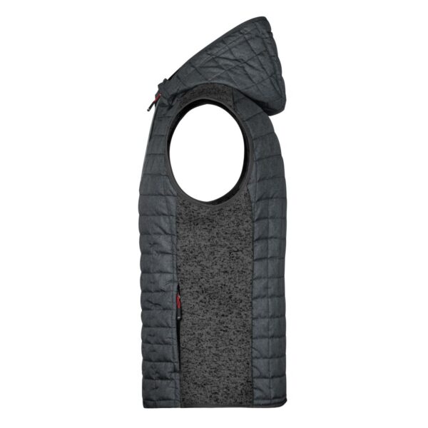 James & Nicholson Strickfleece-Hybridweste mit Kapuze JN768 – grau meliert/anthrazit meliert Detail 1 - Toolcon.works James & Nicholson Strickfleece-Hybridweste mit Kapuze JN768